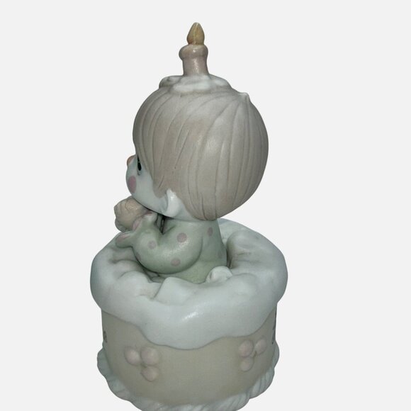 Precious Moments The Sweetest Club Around B-0103 Boy Birthday Cake Figurine - Picture 6 of 11